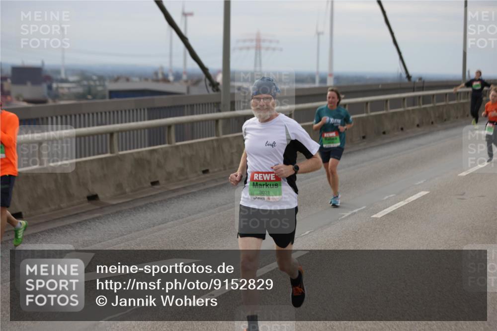 03.10.2025 - Köhlbrandbrückenlauf Jannik Wohlers http://msf.ph/oto/9152829 03.10.2025 16:02:19 Position 1 8021 meine-sportfotos.de