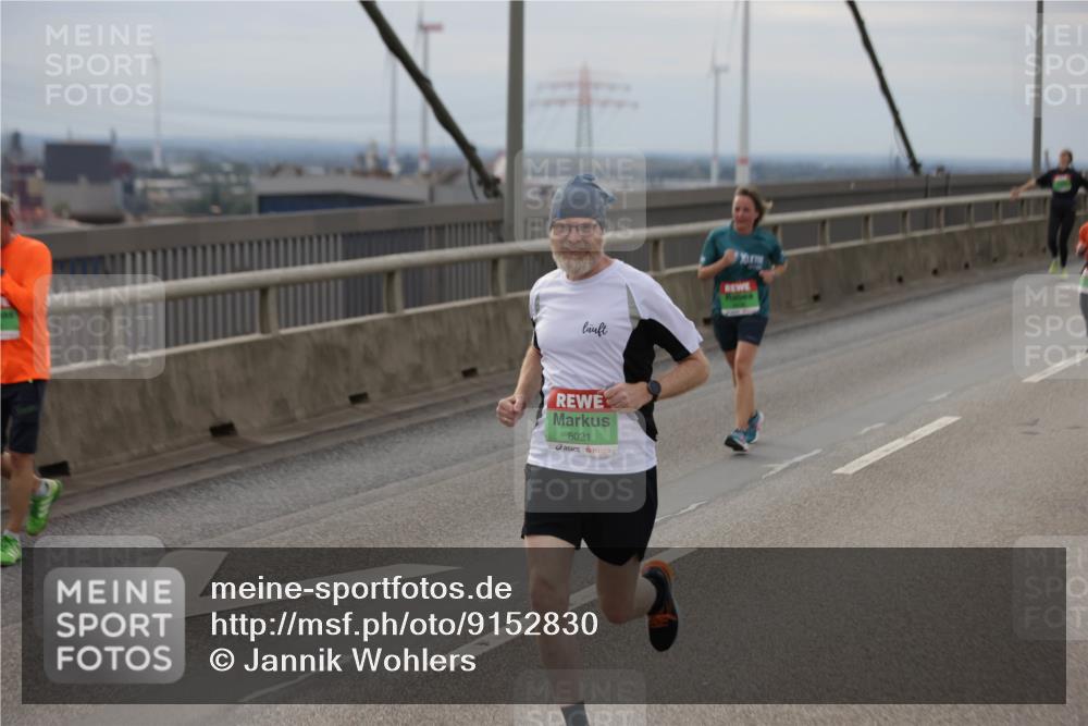 03.10.2025 - Köhlbrandbrückenlauf Jannik Wohlers http://msf.ph/oto/9152830 03.10.2025 16:02:19 Position 1 8021 meine-sportfotos.de
