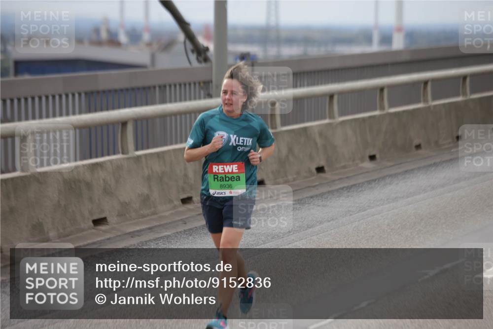03.10.2025 - Köhlbrandbrückenlauf Jannik Wohlers http://msf.ph/oto/9152836 03.10.2025 16:02:20 Position 1 8936 meine-sportfotos.de