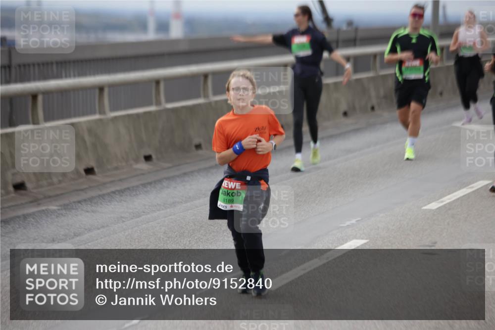 03.10.2025 - Köhlbrandbrückenlauf Jannik Wohlers http://msf.ph/oto/9152840 03.10.2025 16:02:23 Position 1 8189 meine-sportfotos.de