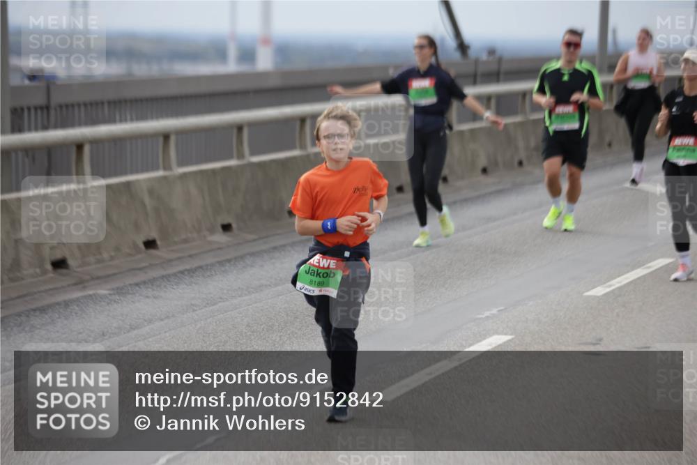 03.10.2025 - Köhlbrandbrückenlauf Jannik Wohlers http://msf.ph/oto/9152842 03.10.2025 16:02:23 Position 1 8189 meine-sportfotos.de