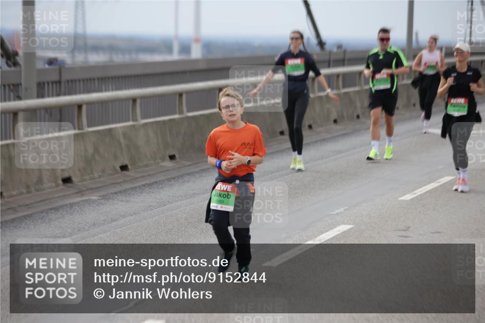 03.10.2025 - Köhlbrandbrückenlauf Jannik Wohlers http://msf.ph/oto/9152844 03.10.2025 16:02:24 Position 1 8189 meine-sportfotos.de