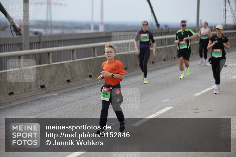 03.10.2025 - Köhlbrandbrückenlauf Jannik Wohlers http://msf.ph/oto/9152846 03.10.2025 16:02:24 Position 1 189 meine-sportfotos.de