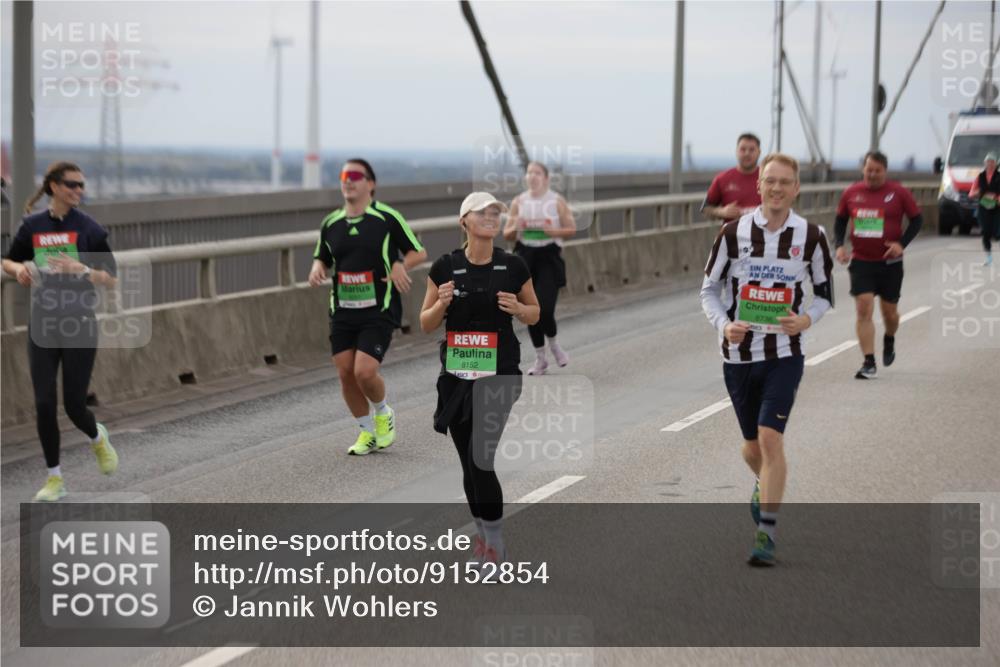 03.10.2025 - Köhlbrandbrückenlauf Jannik Wohlers http://msf.ph/oto/9152854 03.10.2025 16:02:27 Position 1 8152, 8736 meine-sportfotos.de