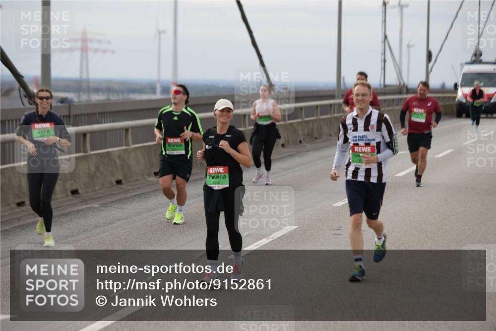 03.10.2025 - Köhlbrandbrückenlauf Jannik Wohlers http://msf.ph/oto/9152861 03.10.2025 16:02:27 Position 1 8152 meine-sportfotos.de