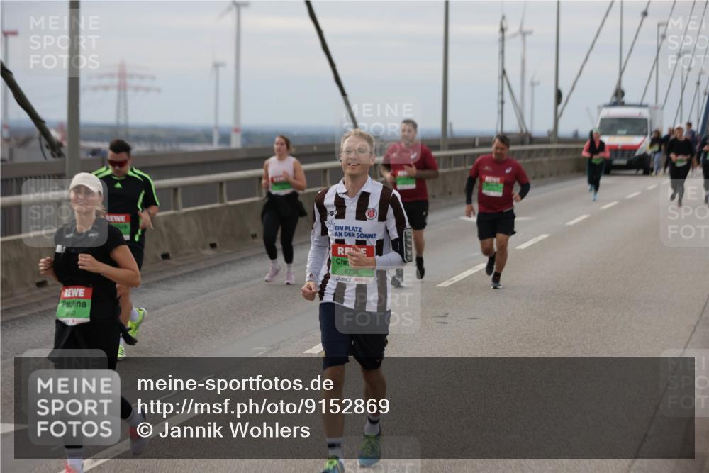 03.10.2025 - Köhlbrandbrückenlauf Jannik Wohlers http://msf.ph/oto/9152869 03.10.2025 16:02:29 Position 1 2, 8736 meine-sportfotos.de
