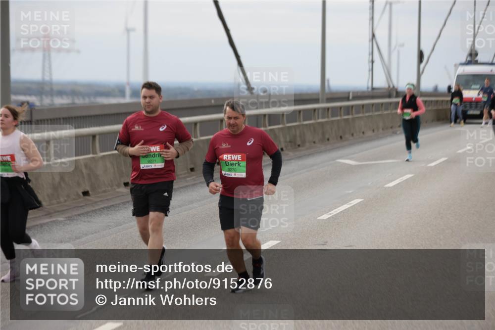 03.10.2025 - Köhlbrandbrückenlauf Jannik Wohlers http://msf.ph/oto/9152876 03.10.2025 16:02:31 Position 1 9271, 9270 meine-sportfotos.de