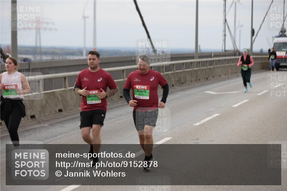 03.10.2025 - Köhlbrandbrückenlauf Jannik Wohlers http://msf.ph/oto/9152878 03.10.2025 16:02:32 Position 1 6400, 9271, 9270 meine-sportfotos.de