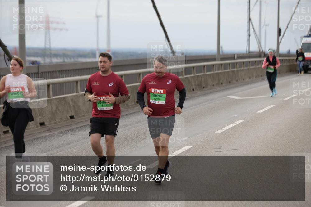 03.10.2025 - Köhlbrandbrückenlauf Jannik Wohlers http://msf.ph/oto/9152879 03.10.2025 16:02:32 Position 1 9271, 9270 meine-sportfotos.de