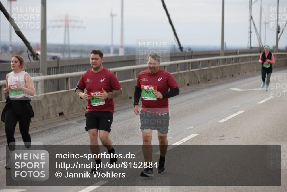 03.10.2025 - Köhlbrandbrückenlauf Jannik Wohlers http://msf.ph/oto/9152884 03.10.2025 16:02:32 Position 1 9271, 9270 meine-sportfotos.de