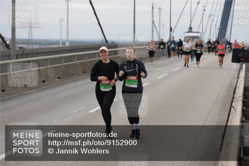 03.10.2025 - Köhlbrandbrückenlauf Jannik Wohlers http://msf.ph/oto/9152900 03.10.2025 16:02:40 Position 1 8235, 8343 meine-sportfotos.de