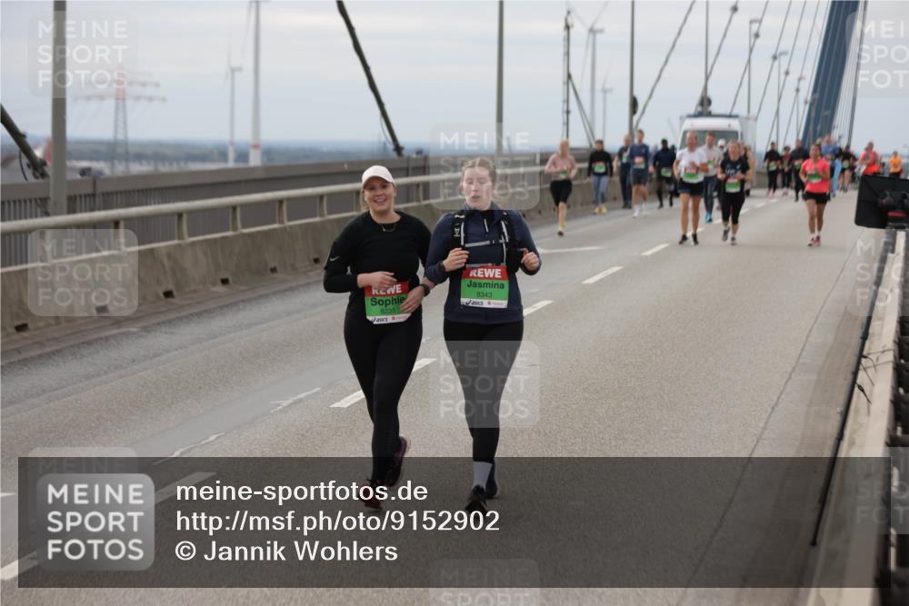 03.10.2025 - Köhlbrandbrückenlauf Jannik Wohlers http://msf.ph/oto/9152902 03.10.2025 16:02:41 Position 1 8235, 8343 meine-sportfotos.de