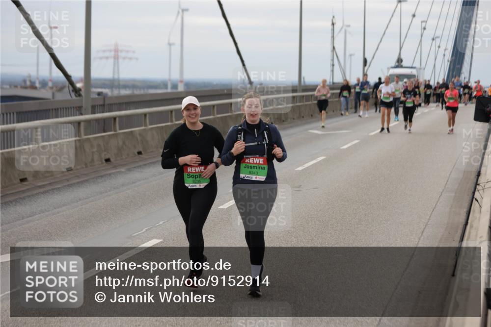 03.10.2025 - Köhlbrandbrückenlauf Jannik Wohlers http://msf.ph/oto/9152914 03.10.2025 16:02:41 Position 1 8235, 8343 meine-sportfotos.de