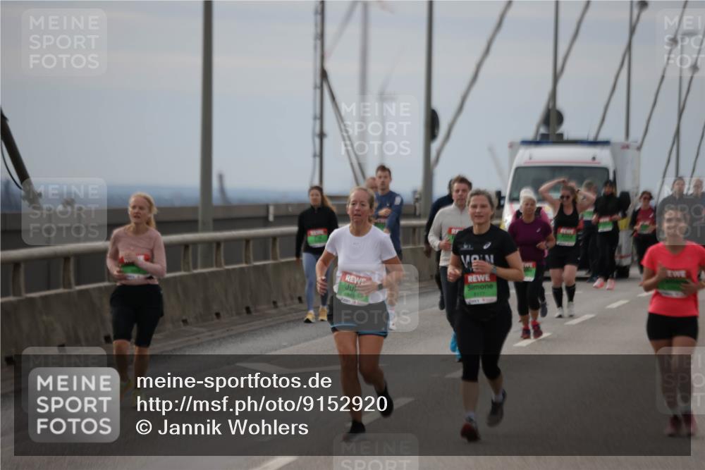 03.10.2025 - Köhlbrandbrückenlauf Jannik Wohlers http://msf.ph/oto/9152920 03.10.2025 16:02:44 Position 1 8491, 8177 meine-sportfotos.de