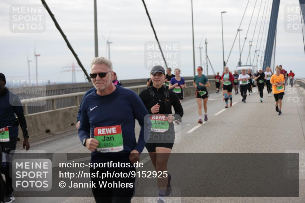 03.10.2025 - Köhlbrandbrückenlauf Jannik Wohlers http://msf.ph/oto/9152925 03.10.2025 16:03:10 Position 1 79, 8244, 8472 meine-sportfotos.de