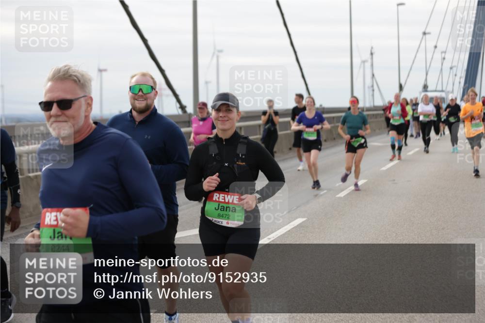 03.10.2025 - Köhlbrandbrückenlauf Jannik Wohlers http://msf.ph/oto/9152935 03.10.2025 16:03:11 Position 1 8244, 8472 meine-sportfotos.de