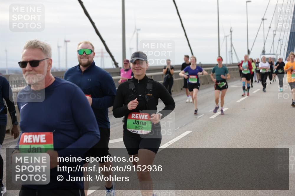 03.10.2025 - Köhlbrandbrückenlauf Jannik Wohlers http://msf.ph/oto/9152936 03.10.2025 16:03:11 Position 1 8244, 8472 meine-sportfotos.de