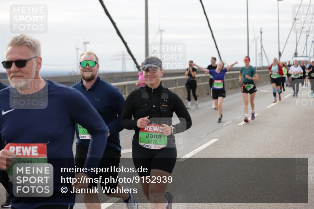 03.10.2025 - Köhlbrandbrückenlauf Jannik Wohlers http://msf.ph/oto/9152939 03.10.2025 16:03:11 Position 1 8244, 832, 8472 meine-sportfotos.de