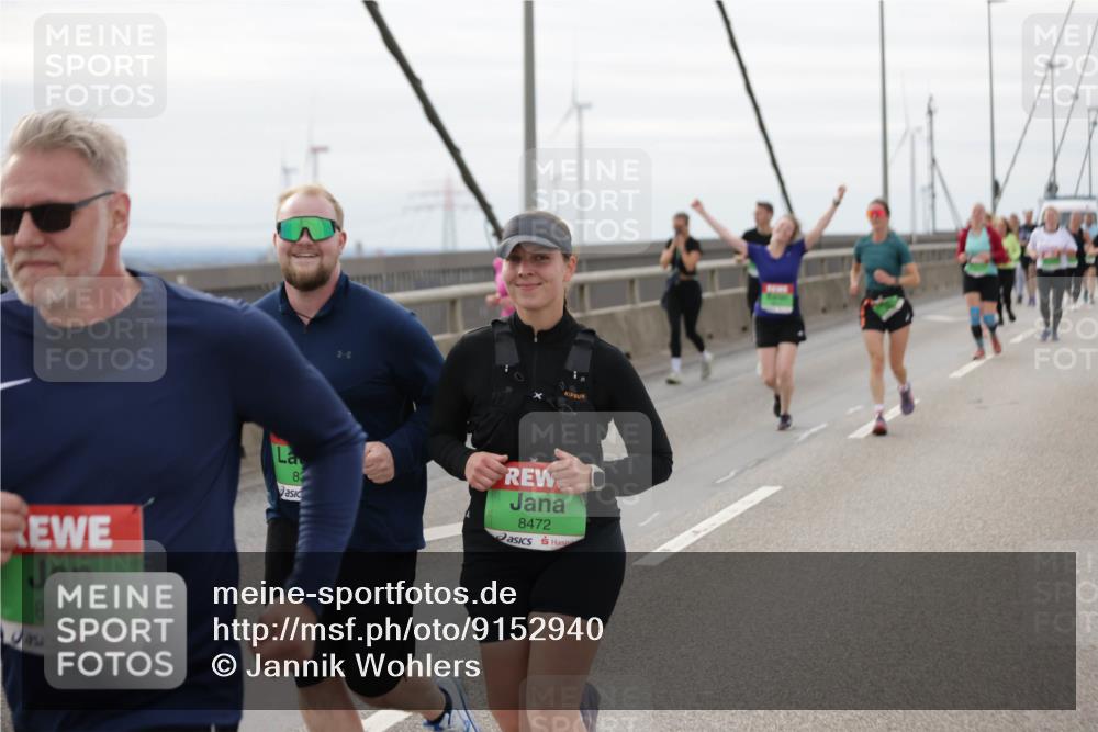 03.10.2025 - Köhlbrandbrückenlauf Jannik Wohlers http://msf.ph/oto/9152940 03.10.2025 16:03:11 Position 1 8244, 83, 8472 meine-sportfotos.de