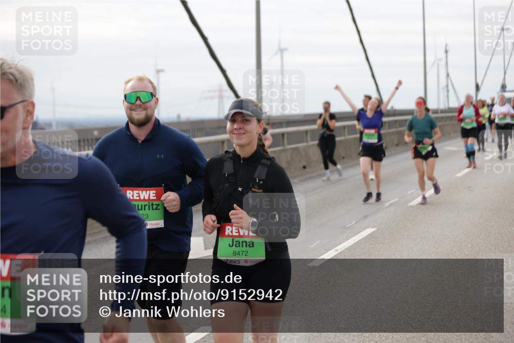 03.10.2025 - Köhlbrandbrückenlauf Jannik Wohlers http://msf.ph/oto/9152942 03.10.2025 16:03:11 Position 1 4, 23, 8472 meine-sportfotos.de