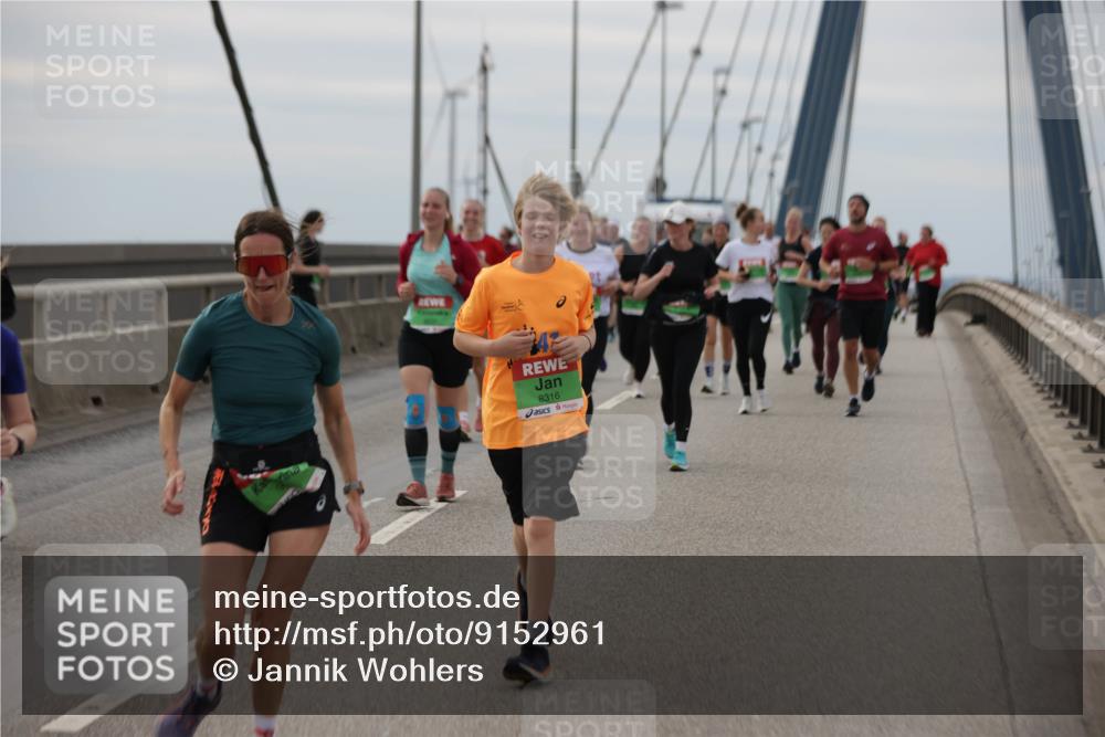 03.10.2025 - Köhlbrandbrückenlauf Jannik Wohlers http://msf.ph/oto/9152961 03.10.2025 16:03:14 Position 1 8316 meine-sportfotos.de