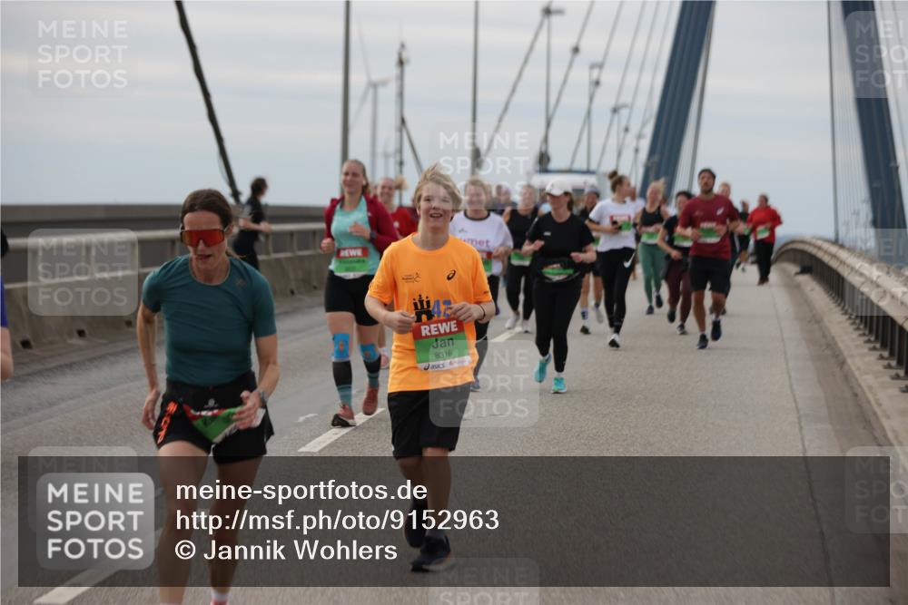 03.10.2025 - Köhlbrandbrückenlauf Jannik Wohlers http://msf.ph/oto/9152963 03.10.2025 16:03:14 Position 1 8316 meine-sportfotos.de
