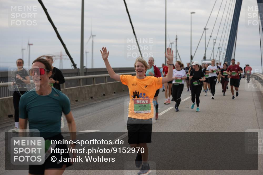 03.10.2025 - Köhlbrandbrückenlauf Jannik Wohlers http://msf.ph/oto/9152970 03.10.2025 16:03:16 Position 1 42, 8316 meine-sportfotos.de