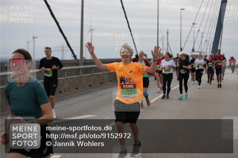 03.10.2025 - Köhlbrandbrückenlauf Jannik Wohlers http://msf.ph/oto/9152972 03.10.2025 16:03:16 Position 1 42, 8316 meine-sportfotos.de