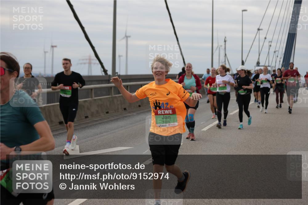 03.10.2025 - Köhlbrandbrückenlauf Jannik Wohlers http://msf.ph/oto/9152974 03.10.2025 16:03:16 Position 1 9613, 11142, 8316 meine-sportfotos.de
