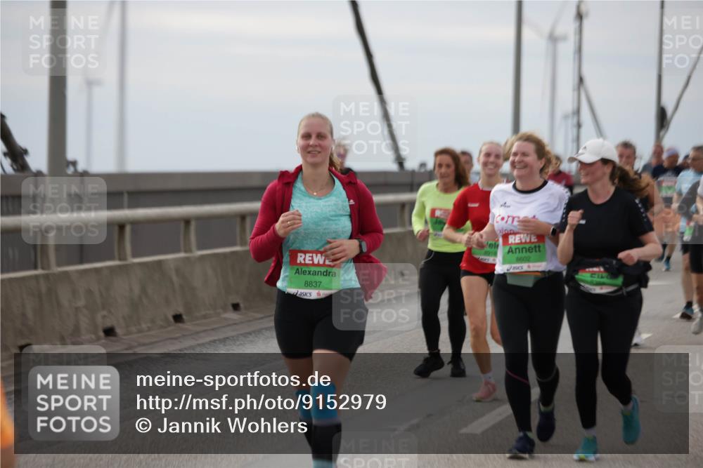 03.10.2025 - Köhlbrandbrückenlauf Jannik Wohlers http://msf.ph/oto/9152979 03.10.2025 16:03:17 Position 1 8837, 8918, 8602 meine-sportfotos.de