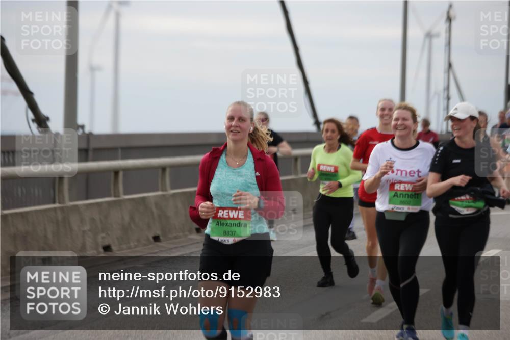 03.10.2025 - Köhlbrandbrückenlauf Jannik Wohlers http://msf.ph/oto/9152983 03.10.2025 16:03:17 Position 1 8837, 8602 meine-sportfotos.de