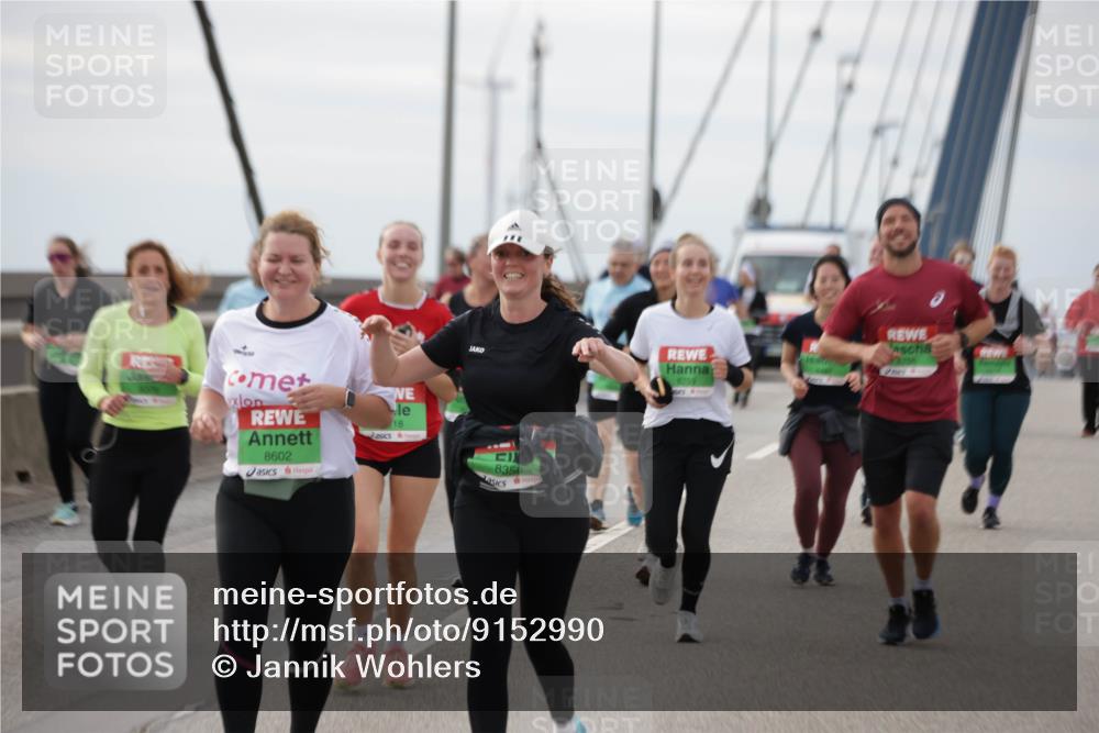 03.10.2025 - Köhlbrandbrückenlauf Jannik Wohlers http://msf.ph/oto/9152990 03.10.2025 16:03:18 Position 1 8602, 18, 8358, 8759 meine-sportfotos.de
