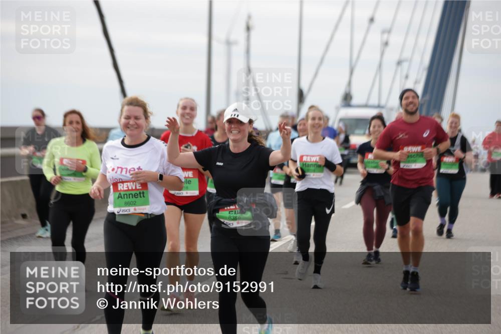 03.10.2025 - Köhlbrandbrückenlauf Jannik Wohlers http://msf.ph/oto/9152991 03.10.2025 16:03:18 Position 1 8602, 18, 8358, 8156 meine-sportfotos.de