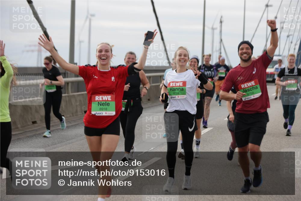 03.10.2025 - Köhlbrandbrückenlauf Jannik Wohlers http://msf.ph/oto/9153016 03.10.2025 16:03:21 Position 1 8918, 8759, 8756 meine-sportfotos.de