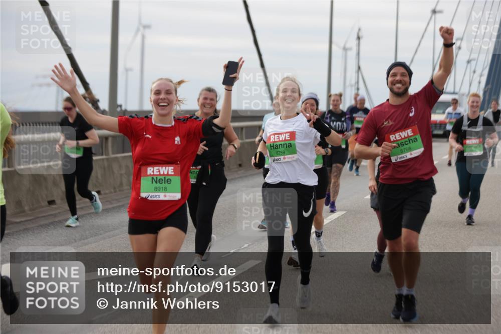 03.10.2025 - Köhlbrandbrückenlauf Jannik Wohlers http://msf.ph/oto/9153017 03.10.2025 16:03:21 Position 1 8918, 8759, 8756 meine-sportfotos.de