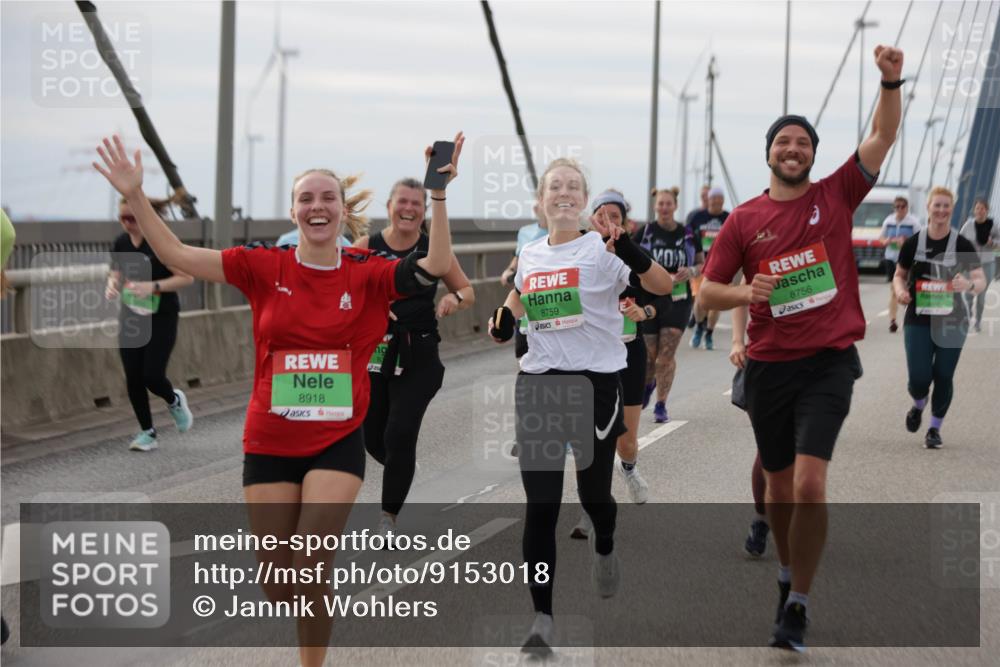 03.10.2025 - Köhlbrandbrückenlauf Jannik Wohlers http://msf.ph/oto/9153018 03.10.2025 16:03:21 Position 1 8918, 8759, 8756 meine-sportfotos.de