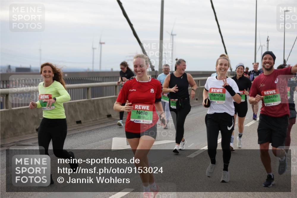 03.10.2025 - Köhlbrandbrückenlauf Jannik Wohlers http://msf.ph/oto/9153024 03.10.2025 16:03:22 Position 1 8918, 8759, 8756 meine-sportfotos.de