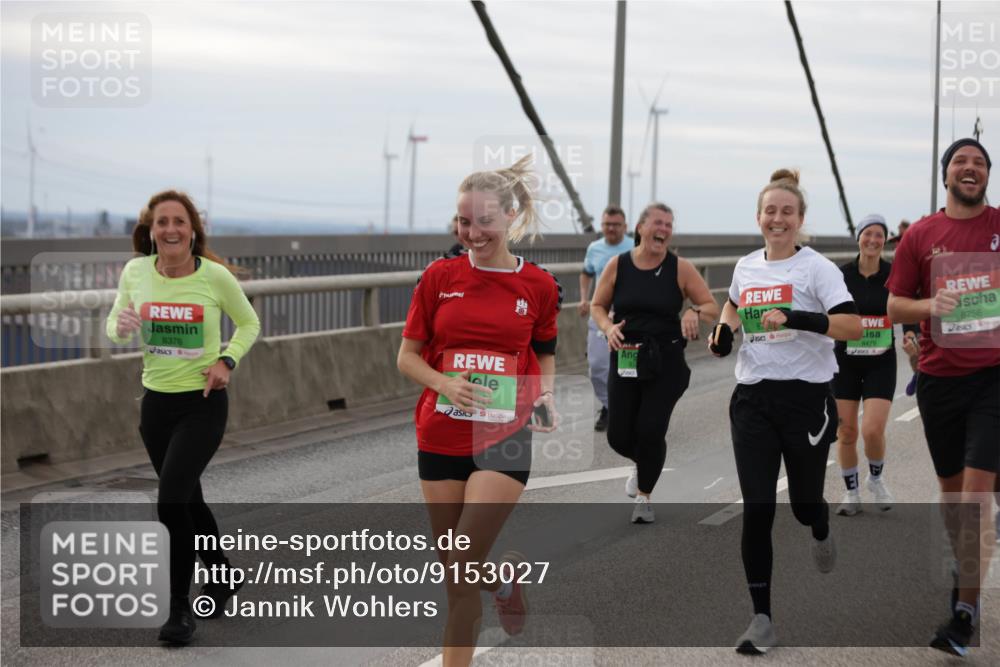 03.10.2025 - Köhlbrandbrückenlauf Jannik Wohlers http://msf.ph/oto/9153027 03.10.2025 16:03:22 Position 1 8376, 8479, 8756 meine-sportfotos.de
