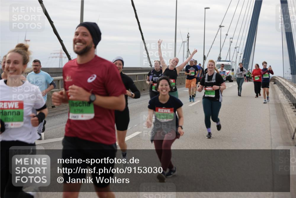 03.10.2025 - Köhlbrandbrückenlauf Jannik Wohlers http://msf.ph/oto/9153030 03.10.2025 16:03:23 Position 1 8754, 8756 meine-sportfotos.de