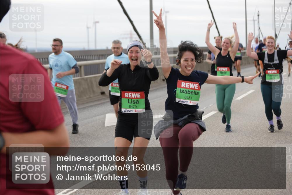03.10.2025 - Köhlbrandbrückenlauf Jannik Wohlers http://msf.ph/oto/9153045 03.10.2025 16:03:24 Position 1 8479, 8481, 8414 meine-sportfotos.de