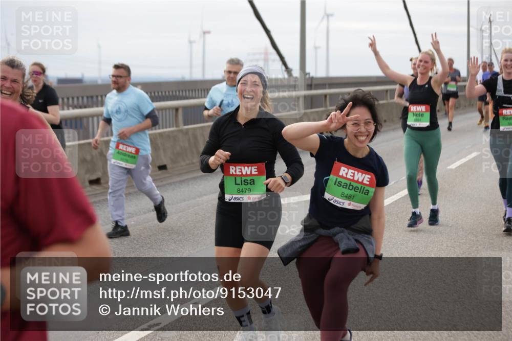 03.10.2025 - Köhlbrandbrückenlauf Jannik Wohlers http://msf.ph/oto/9153047 03.10.2025 16:03:24 Position 1 8479, 8481, 394 meine-sportfotos.de