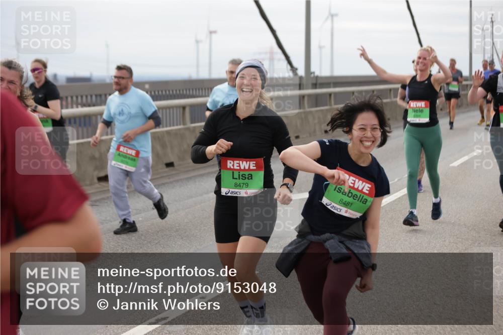 03.10.2025 - Köhlbrandbrückenlauf Jannik Wohlers http://msf.ph/oto/9153048 03.10.2025 16:03:24 Position 1 8479, 8481, 394 meine-sportfotos.de