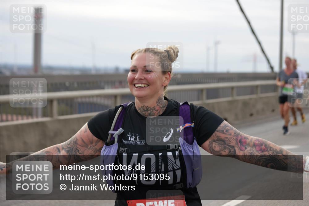 03.10.2025 - Köhlbrandbrückenlauf Jannik Wohlers http://msf.ph/oto/9153095 03.10.2025 16:03:29 Position 1  meine-sportfotos.de