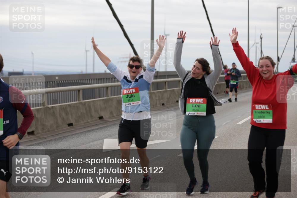 03.10.2025 - Köhlbrandbrückenlauf Jannik Wohlers http://msf.ph/oto/9153122 03.10.2025 16:03:33 Position 1 9214, 8555, 8608 meine-sportfotos.de