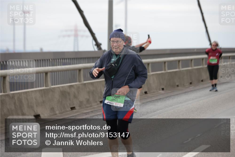 03.10.2025 - Köhlbrandbrückenlauf Jannik Wohlers http://msf.ph/oto/9153147 03.10.2025 16:03:44 Position 1 8768 meine-sportfotos.de