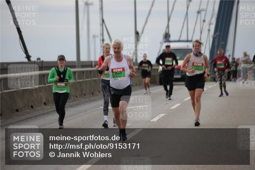 03.10.2025 - Köhlbrandbrückenlauf Jannik Wohlers http://msf.ph/oto/9153171 03.10.2025 16:03:48 Position 1 8353 meine-sportfotos.de