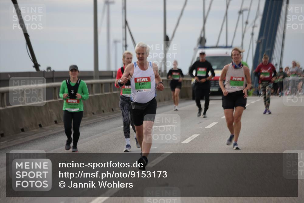 03.10.2025 - Köhlbrandbrückenlauf Jannik Wohlers http://msf.ph/oto/9153173 03.10.2025 16:03:48 Position 1 8353 meine-sportfotos.de