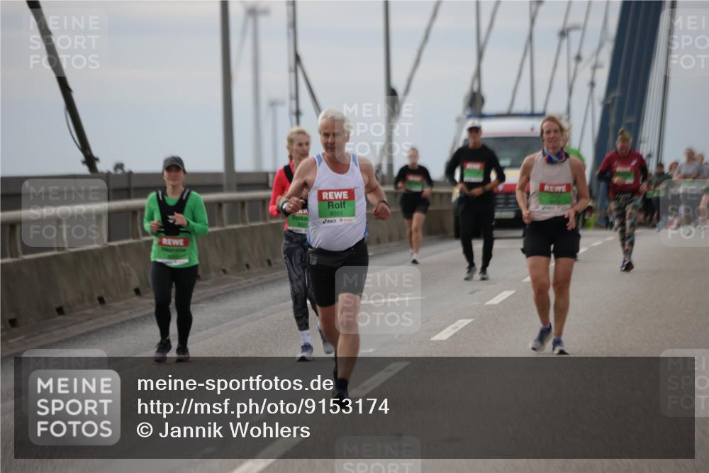 03.10.2025 - Köhlbrandbrückenlauf Jannik Wohlers http://msf.ph/oto/9153174 03.10.2025 16:03:48 Position 1 8353 meine-sportfotos.de