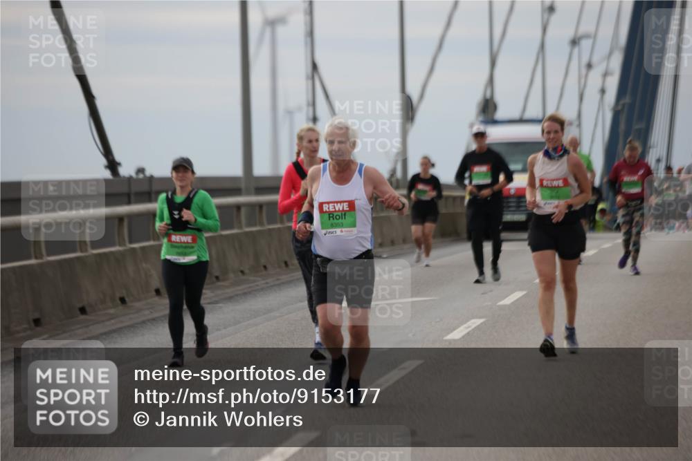 03.10.2025 - Köhlbrandbrückenlauf Jannik Wohlers http://msf.ph/oto/9153177 03.10.2025 16:03:49 Position 1 8353 meine-sportfotos.de