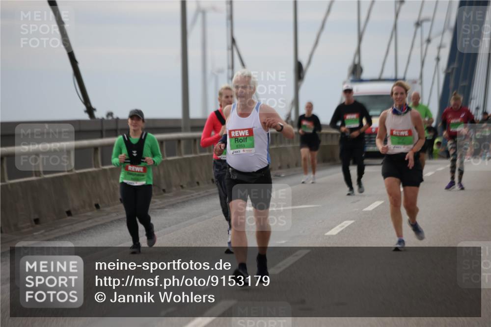 03.10.2025 - Köhlbrandbrückenlauf Jannik Wohlers http://msf.ph/oto/9153179 03.10.2025 16:03:49 Position 1 8353 meine-sportfotos.de